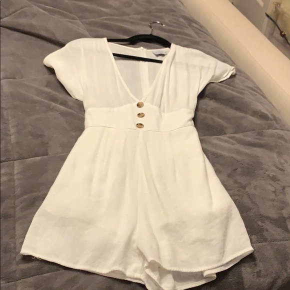 Princess Polly Dresses & Skirts - White princess polly deep V romper with buttons